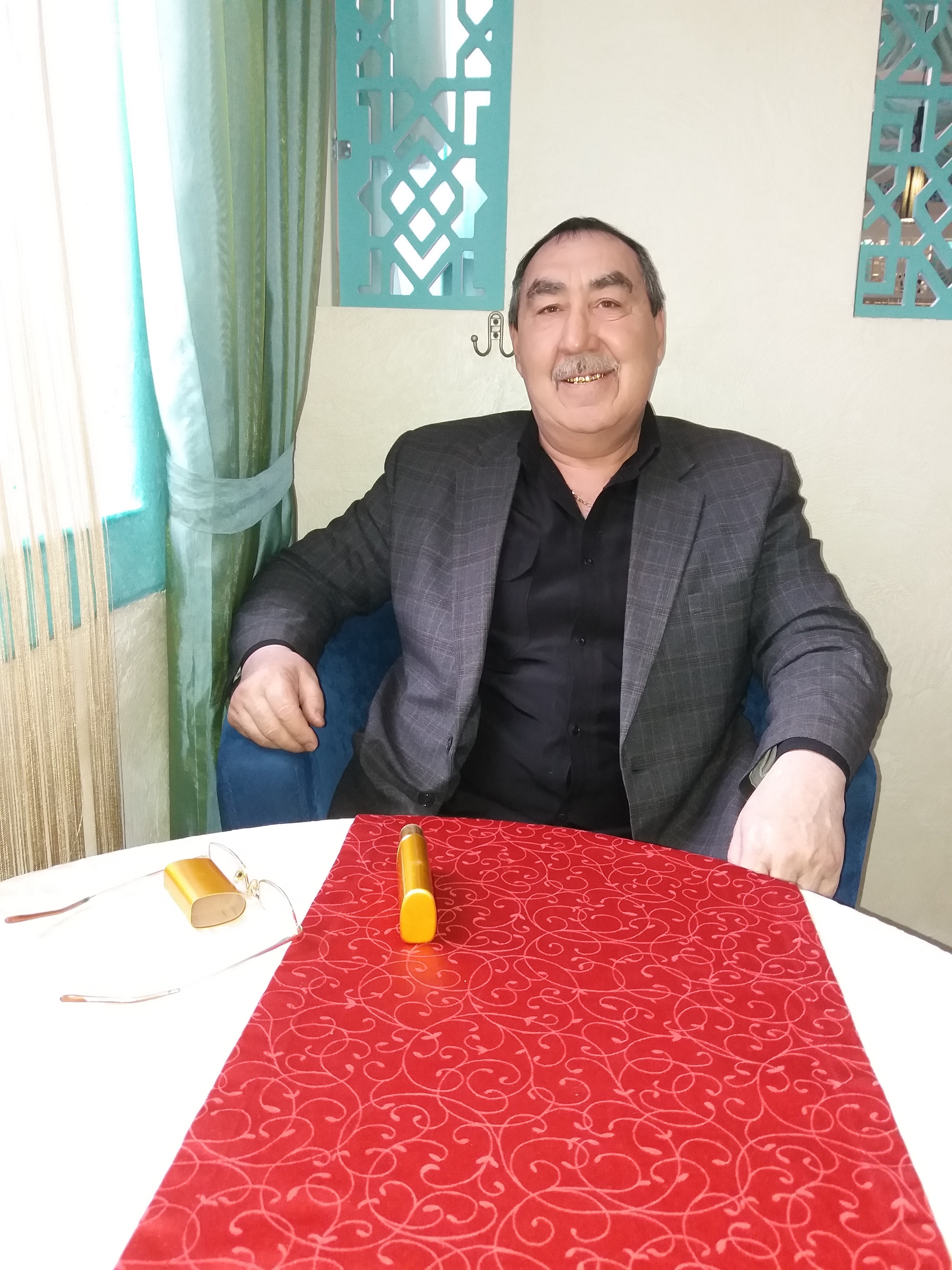 Наиль Наиль, 65 лет