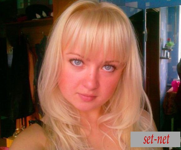 Victoria, 32 года