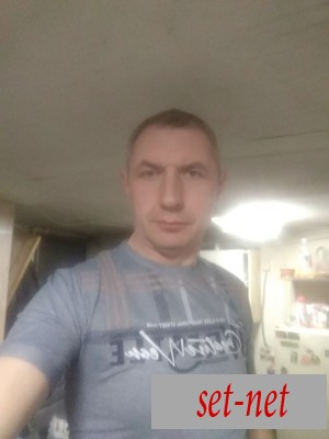 West, 52 года
